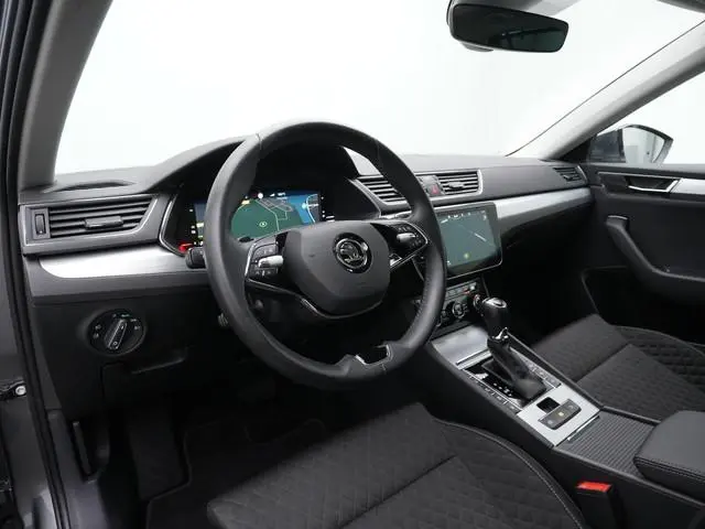 Skoda Superb 1.4 TSI iV 218 pk Sportline | Panoramadak | Navigatie Columbus | Adaptief onderstel | A...