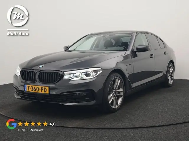 BMW 5-serie 530e iPerformance Sportline PHEV 252pk | Adaptive Cruise | Camera | Sportstoelen Verwarm...