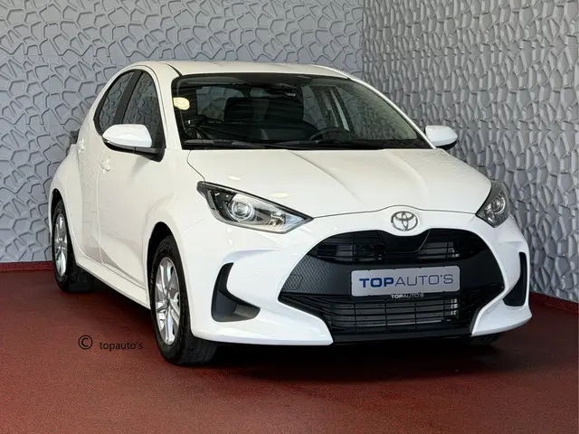 Toyota Yaris 1.5 HYBRID STOEL/STUUR VERW CARPLAY CAMERA LMV ADAP.CRUISE ✅ Top Auto's Wijchen , Al 30...