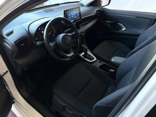 Toyota Yaris 1.5 HYBRID STOEL/STUUR VERW CARPLAY CAMERA LMV ADAP.CRUISE ✅ Top Auto's Wijchen , Al 30...