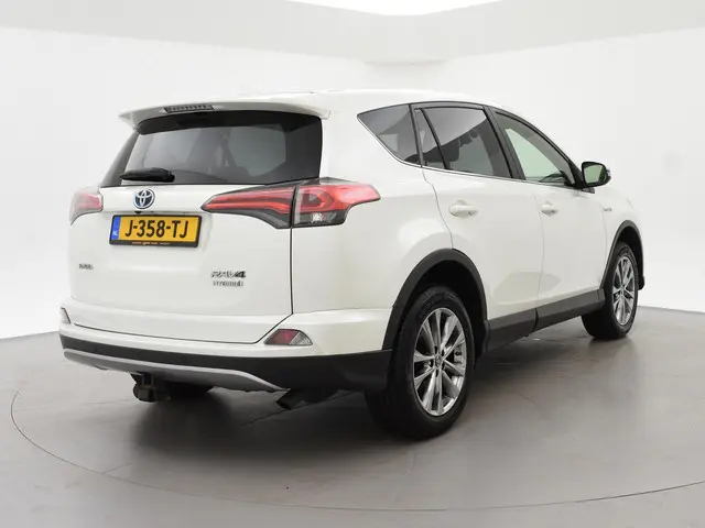 Toyota RAV4 2.5 HYBRID AWD EXECUTIVE + SCHUIFDAK | LEDER | TREKHAAK | MEMORY | 360 CAMERA | STUURVER...