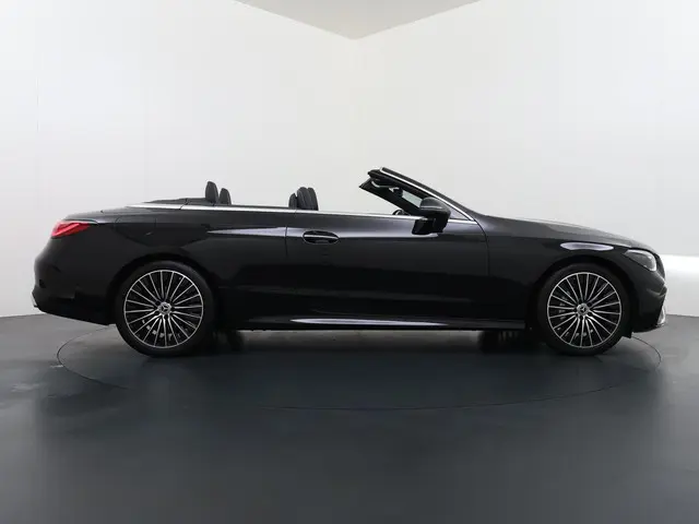 Mercedes-Benz CLE Cabriolet 200 | AMG | Memory | Multispaaks