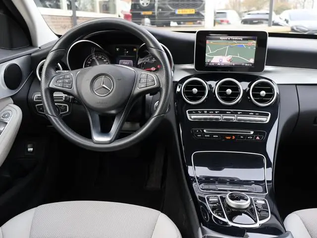Mercedes-Benz C-klasse Estate 180 AUT. *85.348 km* + TREKHAAK | CAMERA | LED | NAVIGATIE | ORIG. NED...