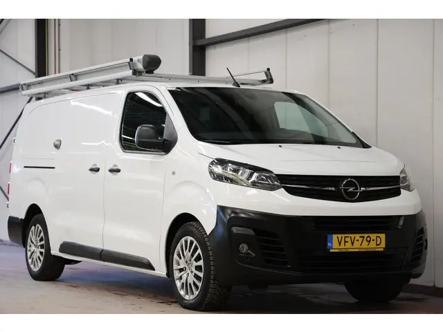 Opel Vivaro 1.5 CDTI L3H1 LANG IMPERIAAL EN TREKHAAK