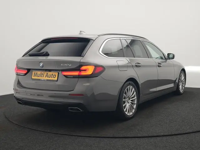 BMW 5-serie Touring 530e Sportline PHEV 293pk Dealer O.H Bernina Grau Metallic | Trekhaak Afn. | M S...