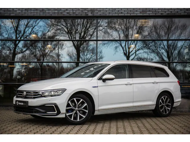 Volkswagen Passat Variant 1.4 TSI PHEV GTE Business , Adaptive cruise, Trekhaak, Carplay, Camera,