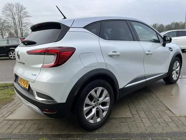 Renault Captur 1.6 E-Tech Hybrid 145 PK Intens / Apple Carplay - Android Auto / Camera / PDC V+A / K...