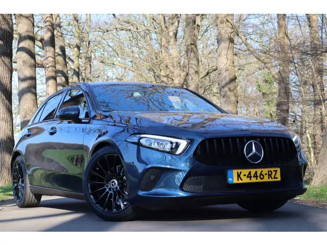 Mercedes-Benz A-klasse 180 Business Solution | Camera | Stoelverwarming |
