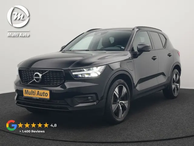 Volvo XC40 T4 Recharge R-Design Plug In Hybrid 211pk Dealer O.H. PHEV | Camera | Keyless | Lederen Sportstoelen Memory & Verwarmd | Apple Carplay | Stuur Verwarmd | Cruise Control | Navigatie | Virtual | DAB | 19"L.M |