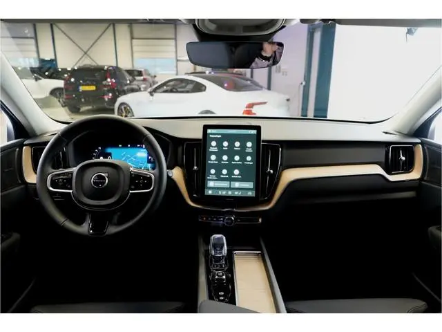 Volvo XC60 2.0 T6 AWD 293kW/399pk Aut8 Plug-in hybrid Plus Dark HARMAN/KARDON + 360 CAMERA + MATRIX...