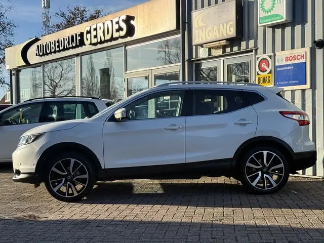 Nissan Qashqai 1.2 N-Vision. | 360 CAMERA | TREKHAAK | PANO | NAVI | LEER |