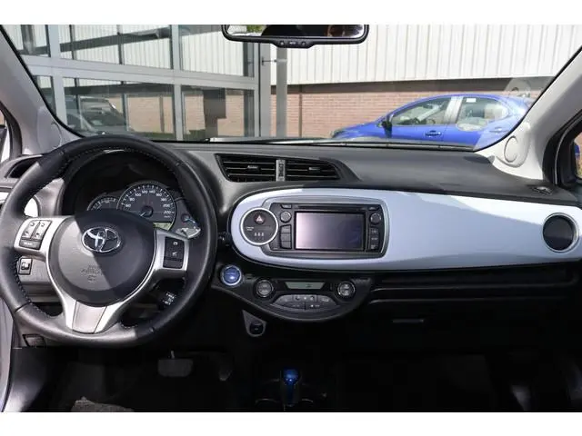 Toyota Yaris 1.5 Hybrid Dynamic, Panoramadak, Navi , Half Leder, Cruise Control