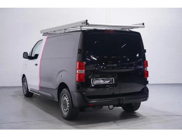 Citroen Jumpy 2.0 BlueHDI 120 pk L2 Zwart/Wit Navi, Trekhaak Airco, Imperiaal, PDC achter, NAP, 3-Zi...