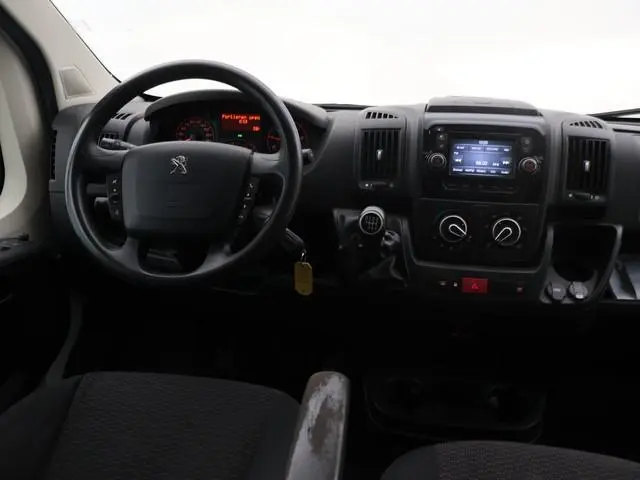 Peugeot Boxer 330 2.0 BLUEHDI 130 PK EURO 6 + CAMERA | TREKHAAK | NAVIGATIE | CRUISE | AIRCO