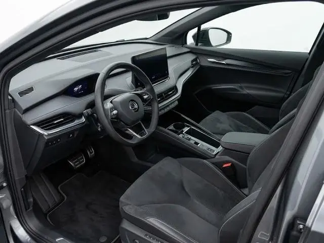 Skoda Enyaq Coupé 60 Sportline 180pk | Panoramadak | Navigatie | Climatronic | Wegklapbae trekhaak|...