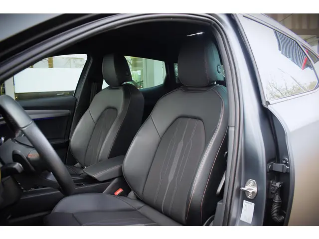 CUPRA Formentor 1.4 TSI e-Hybrid PHEV 1e Eig CARPLAY|CAM|MATT|LED