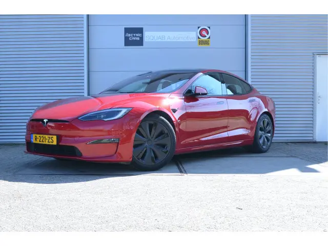 Tesla Model S Long Range AutoPilot3.0, Carbon Spoiler!