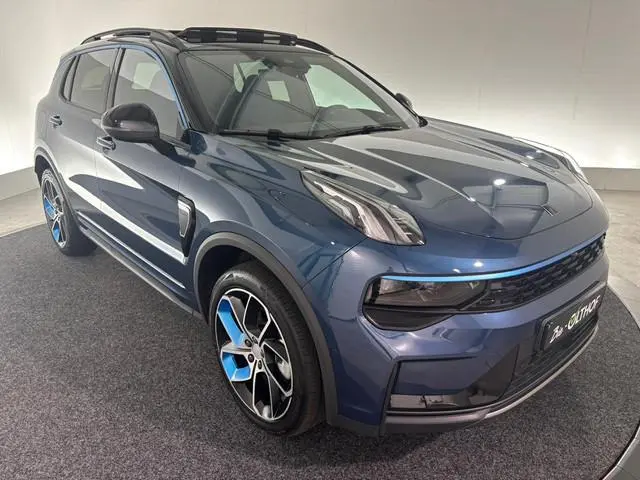 Lynk & Co 01