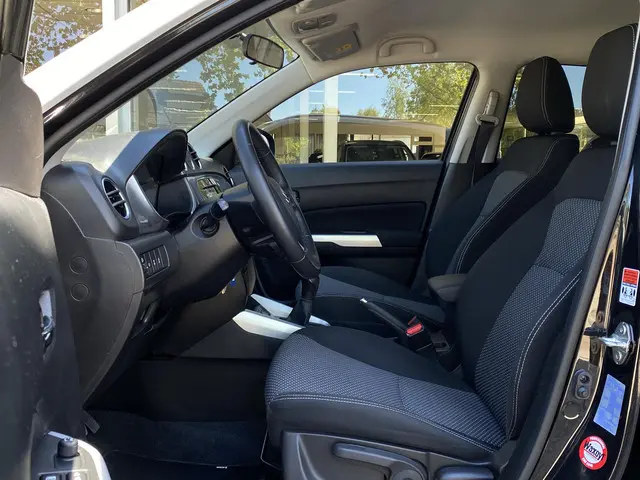 Suzuki Vitara 1.6 Exclusive | Stoelverwarming | Navigatie | Achteruitrijcamera | Klimaat controle |...