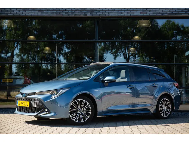 Toyota Corolla Touring Sports 2.0 Hybrid Style , Panoramadak,  Adaptive cruise, Keyless entry,