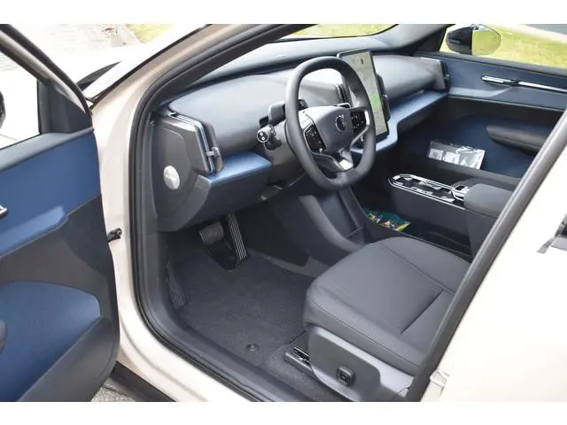 Volvo EX30