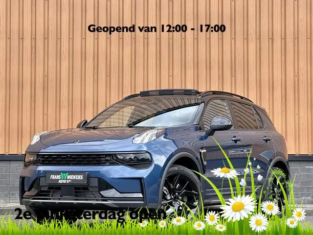 Lynk & Co 01 1.5 | Black Pakket | Panoramadak | Zwarte hemel | Stuurwielverwarming | Trekhaak | Adap...