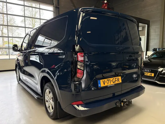 Ford Transit Custom 280 2.0 TDCI L1H1 Limited Camera, LMV, Carplay