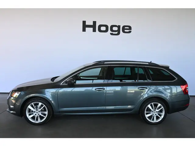 ŠKODA Octavia Combi 1.0 TSI Greentech Business Edition Navigatie Airco Cruise control Stoelverwarmin...