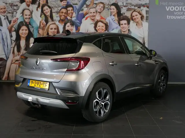 Renault Captur 1.0 TCe 90 Intens *Vraag naar beschikbaarheid!* - Trekhaak - Allseasons - Groot scher...