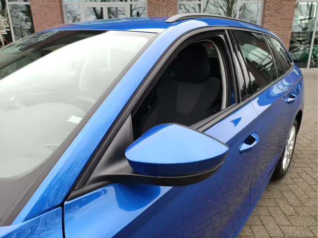 ŠKODA Octavia Combi 1.0 TSI Business Edition Trekhaak - Getinte ruiten  - Dealeronderhouden - NL aut...