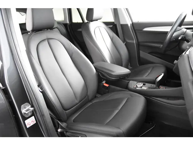 BMW X1 sDrive18i X-Line *1ste Eigenaar*Leer*Navigatie*Stoelverwarming*