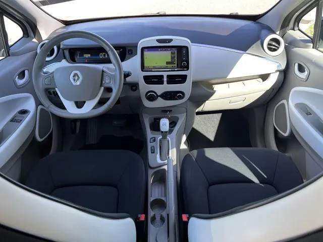 Renault ZOE E-Tech Electric Q210 Life Quickcharge 22 kWh (KoopAccu) incl. BTW / PDC A / Navi / Bluet...