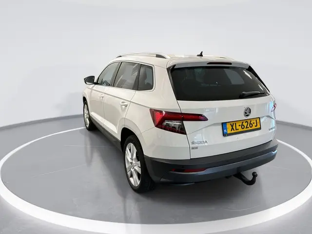 Skoda Karoq 1.5 TSI ACT 150PK DSG Style Business · Camera · Afneembare Trekhaak · Canton Audio · App...