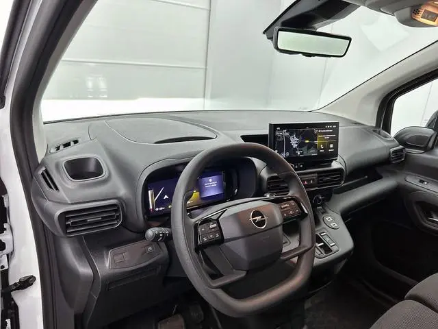 Opel Combo 1.5 BlueHDi 130PK L2 Automaat Apple Carplay / Android Auto Navigatie Trekhaak Airco Camer...