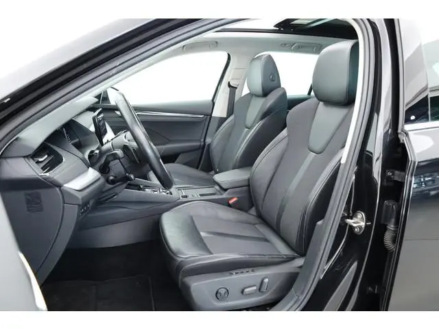 ŠKODA Octavia Combi 1.4 TSI iV PHEV Business | SOH 94.7% | Adapt. Cruise | Pano | Head-Up Display |...