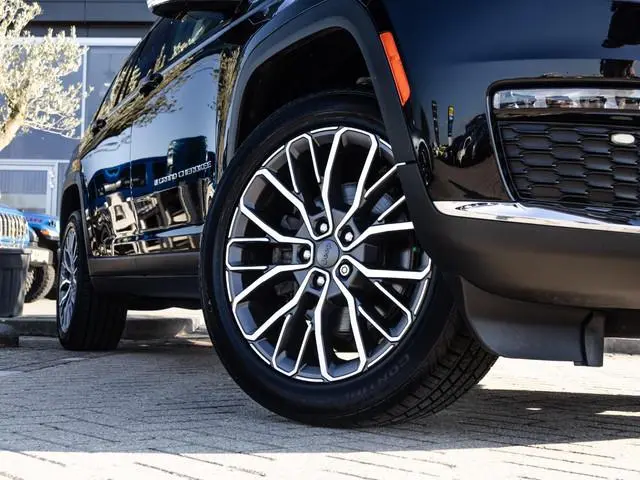Jeep Grand Cherokee 3.6 LWB Limited | 6 Persoons | ACC | Stoel- & stuurverwarmining | Elek. stoel |
