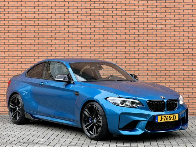 BMW M2 DCT Coupé | 370 PK! | Harman/Kardon | DAB | Leder | Carbon | Camera | 19" Lichtmetaal | Lane...