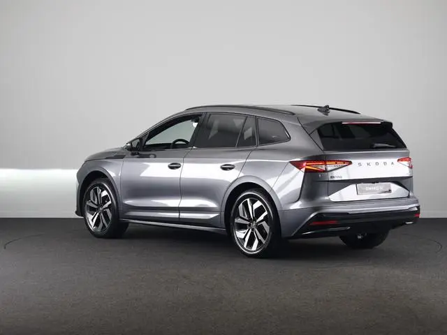 Škoda Enyaq 60 Sportline 204pk | Panoramadak | Light Band | Head up | Canton Sound | Elek. stoel | A...