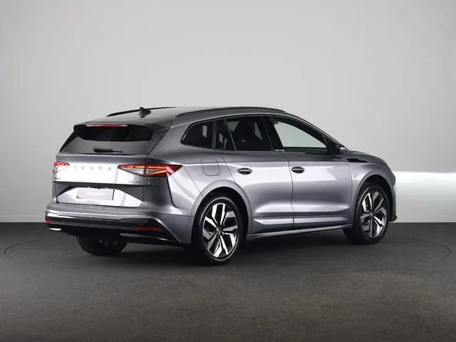 Škoda Enyaq 60 Sportline 204pk | Panoramadak | Light Band | Head up | Canton Sound | Elek. stoel | A...