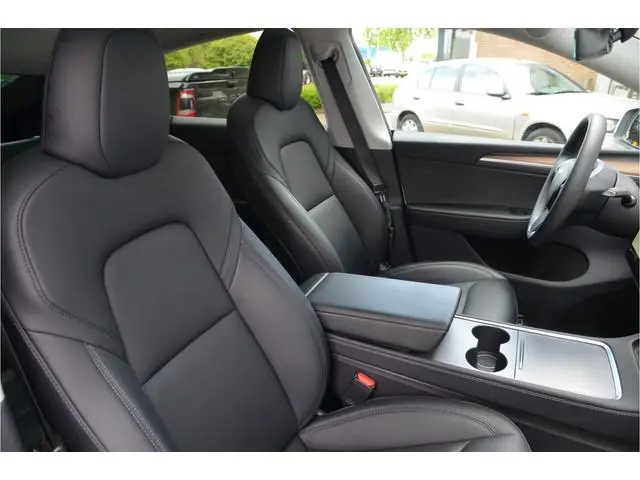 Tesla Model Y Long Range AWD 75 kWh AutoPilot3.0 Ryzen