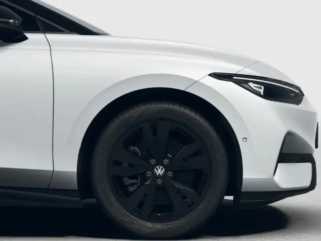 Volkswagen ID.7 Limited Edition 59 kWh accu, 204 PK · Achteruitrijcamera · Draadloze telefoonlader ·...