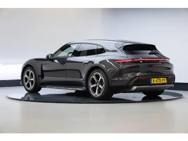 Porsche Taycan Cross Turismo 4 93 kWh | Bose | Warmtepomp | 360 camera | SOH 93,0% |