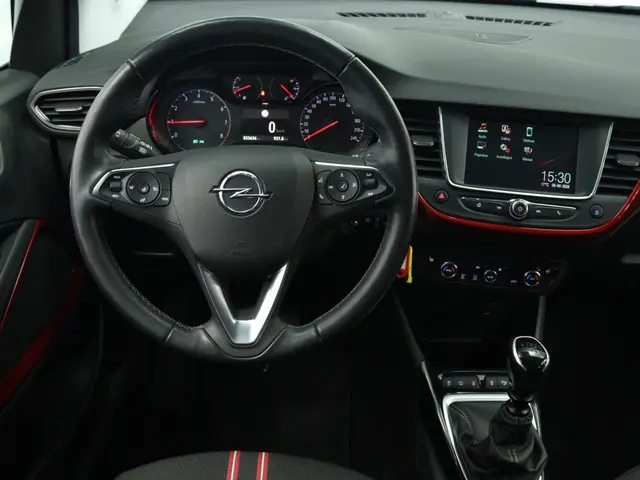 Opel Crossland 1.2 Turbo GS Line | Trekhaak | All season | Carplay nav