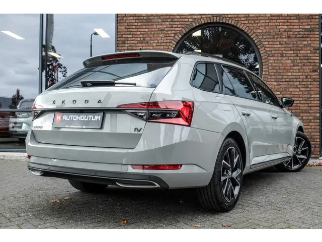 ŠKODA Superb Combi 1.4 TSI iV Sportline Business
