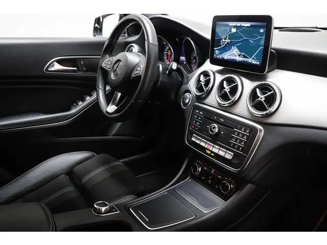 Mercedes-Benz CLA-klasse Shooting Brake 180 Business Solution | PLUS PACK | LED | STOELVERWARMING |...