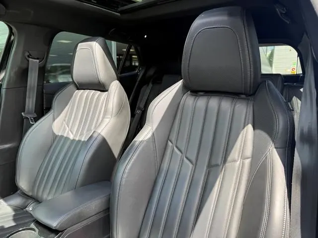 Peugeot 2008 1.2 PureTech 130PK GT-Line Automaat | 3D Cockpit | Leder | Panoramadak | Massage
