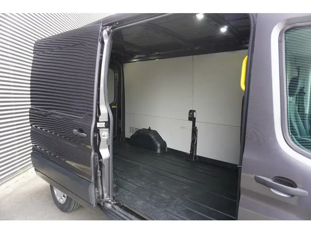 Ford Transit 170pk Automaat L3H2 Trekhaak Apple Carplay Camera Navigatie Airco Cruise control