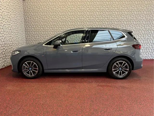 BMW 2-serie Active Tourer ✅ 230E ✅ M-SPORT ELEK.KLEP CAMERA WEGKLAPBARE.TREKHAAK AWD 4X4 4WD M-Sport...