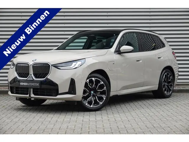 BMW X3 30e xDrive M-Sport | Panodak | Trekhaak | Memory | Driving Assistant | Iconic Glow |