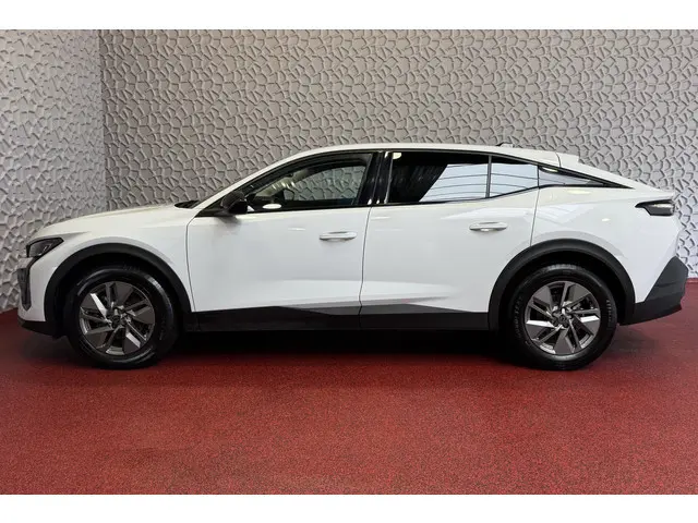 Peugeot 308 FASTBACK ALLURE 130 PK  XL.NAVI 360.CAMERA LED HALF LEER i‑COCKPIT  .